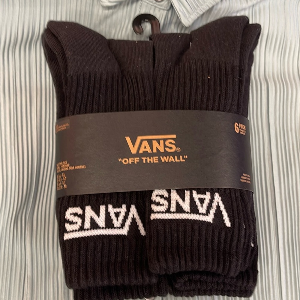Vans Socks 6 pairs set CREW VANS.
"OFF THE WALL" Black/White
NWT - Picture 5 of 16